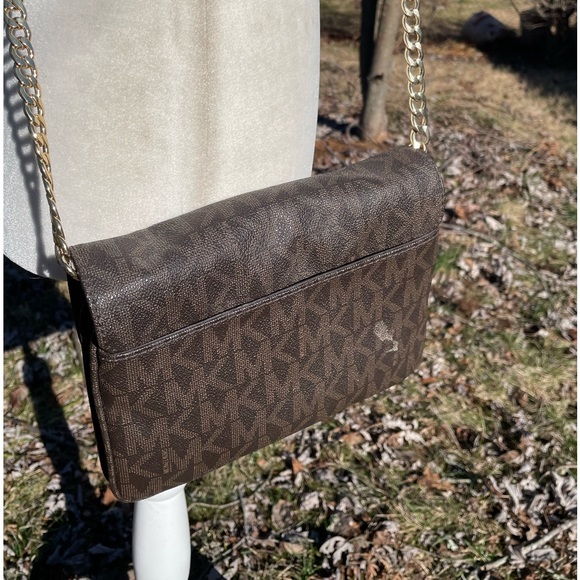 Michael Kors Monogram Crossbody Chain - Picture 3 of 14